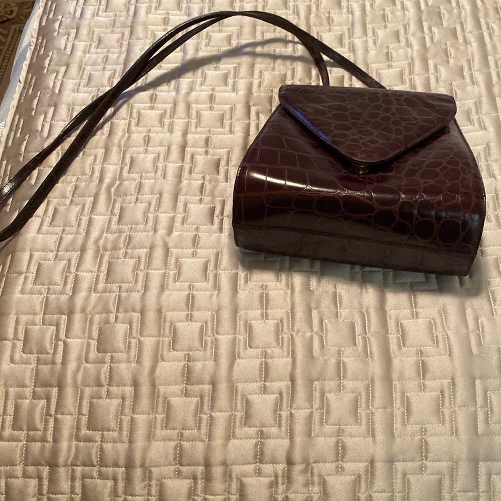 Valerie Stevens, leather brown and back